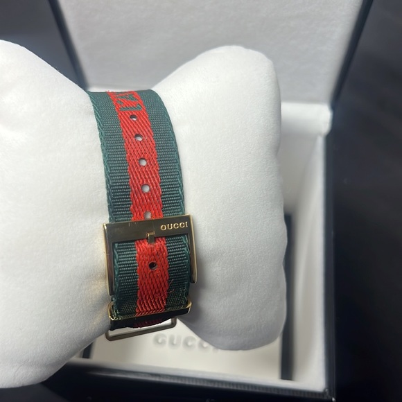 Gucci watch - Picture 2 of 3